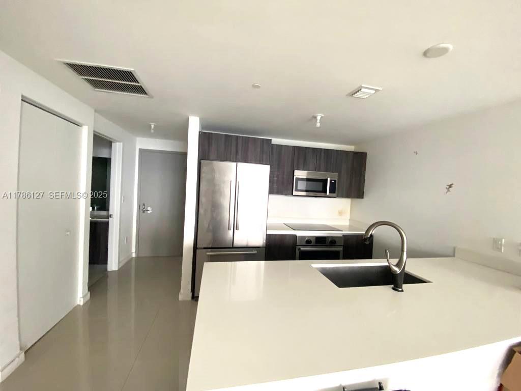488 NE 18th Street 4905, Miami, FL 33132 photo 7