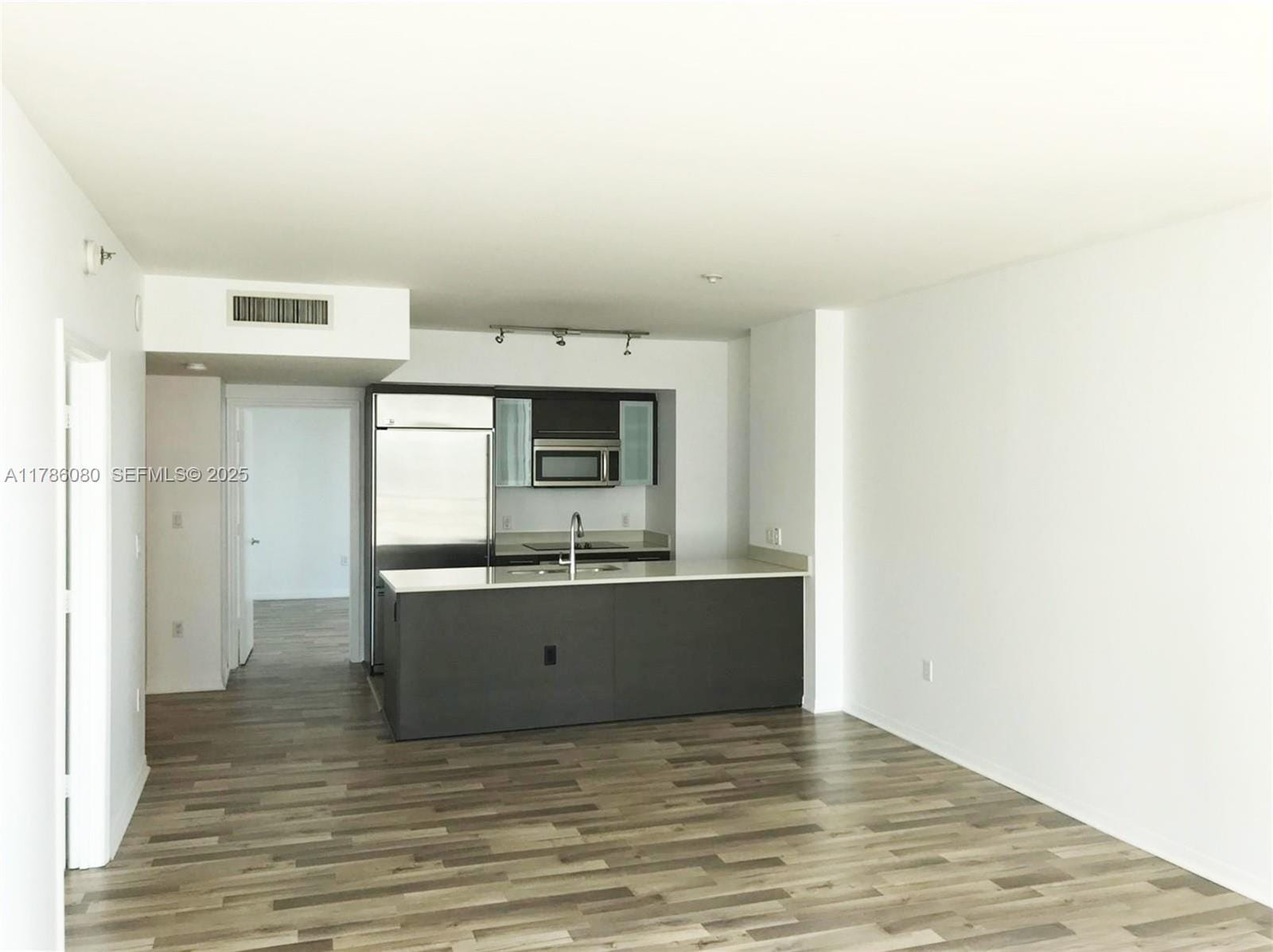 55 SE 6th Street 1610 — photo 3