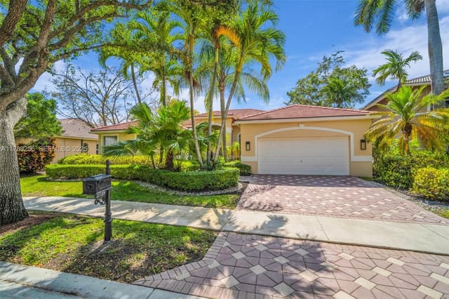 3739 Oak Ridge Circle, Weston, FL 33331