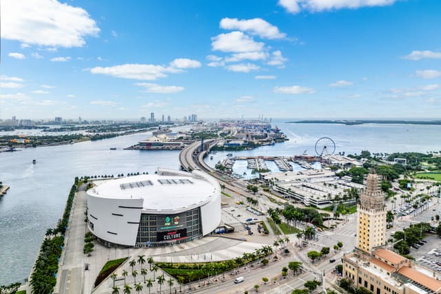 601 NE 1st Avenue 2707, sold in Natiivo Condo, Florida City, FL