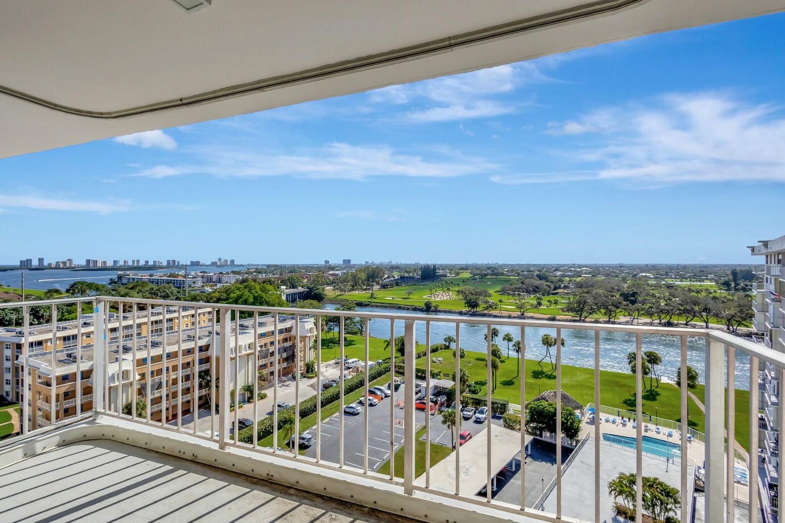 336 Golfview Road Ph #15, North Palm Beach, FL 33408 photo 1