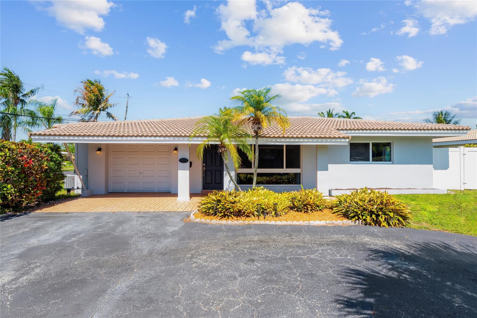 300 SE 1st Avenue, Pompano Beach, FL 33060