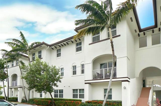 8760 NW 97th Avenue 203, sold in St Maarten At Grand Bay C, Doral, FL