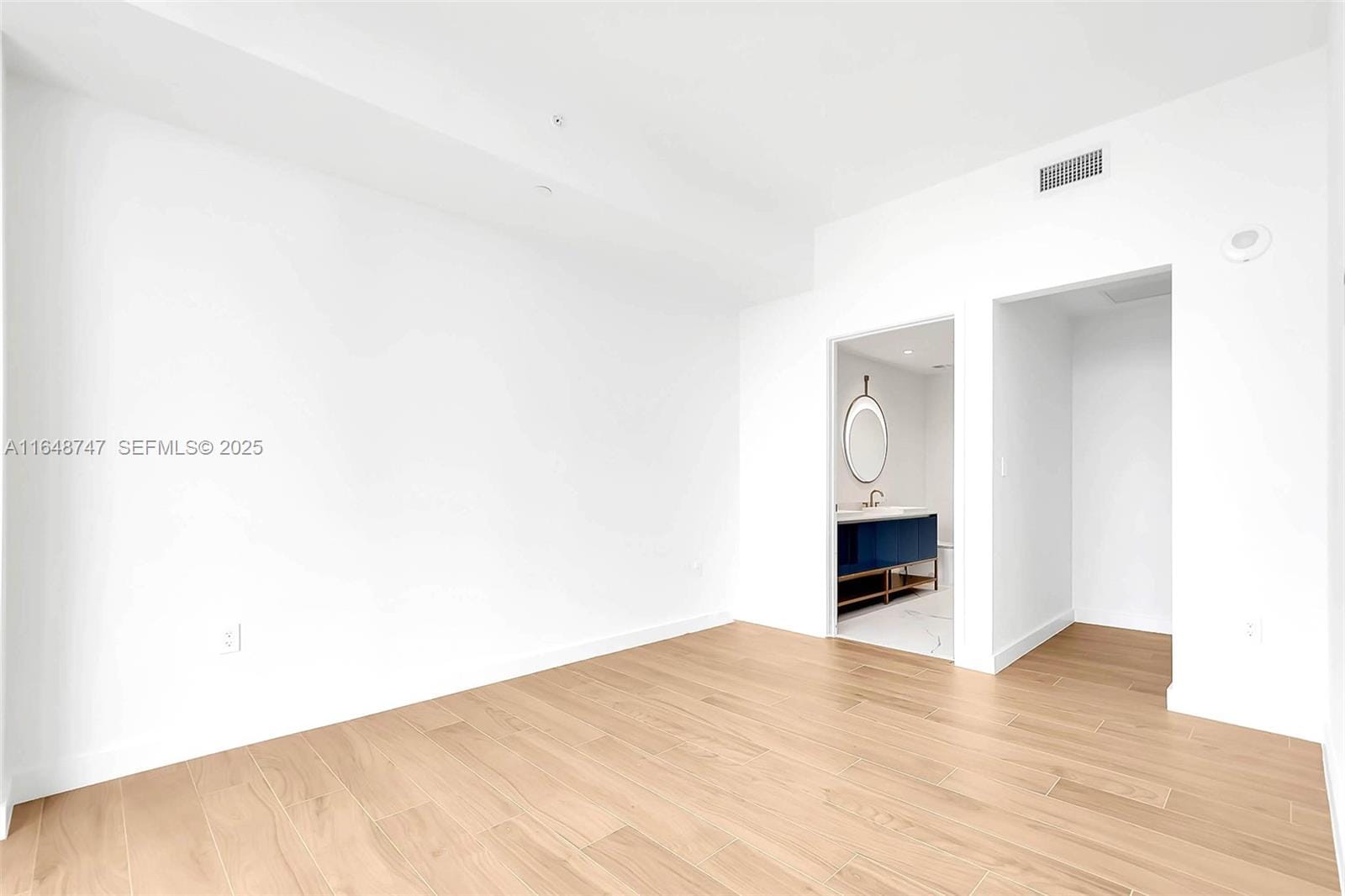 2678 Tigertail Avenue 1905, Miami, FL 33133 photo 10