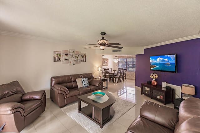 4270 NW 40th Street 105, Garnet, Lauderdale Lakes, FL