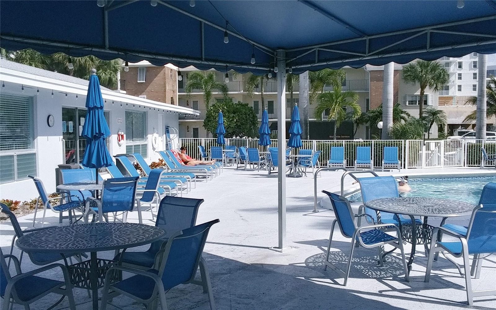 465 Paradise Isle Boulevard 207, Hallandale Beach, FL 33009 photo 18