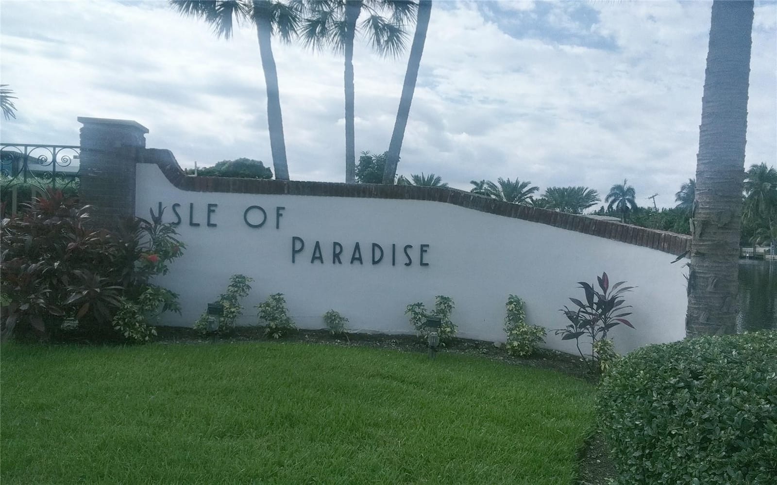465 Paradise Isle Boulevard 207, Hallandale Beach, FL 33009 photo 20