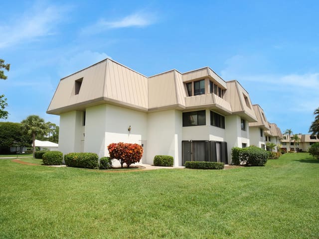 1800 SE St. Lucie Boulevard 12-102, sold in Conquistador Condo, Stuart, FL
