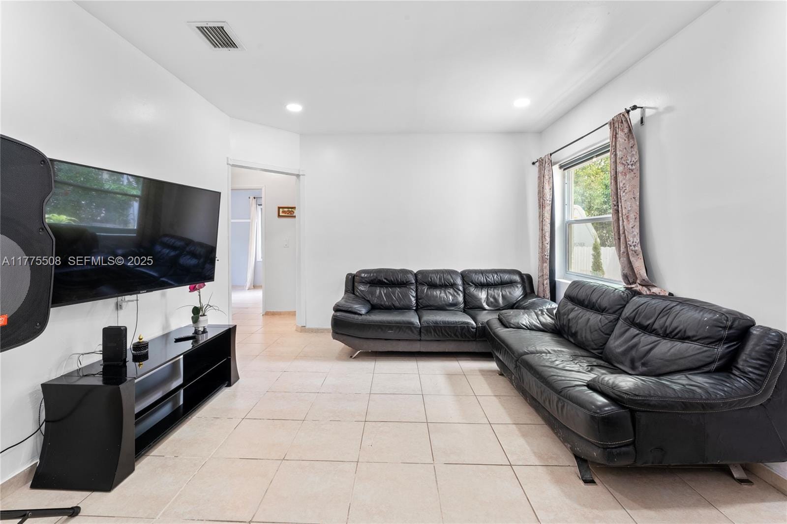 1121 Salih Street, Opa-Locka, FL 33054 photo 9