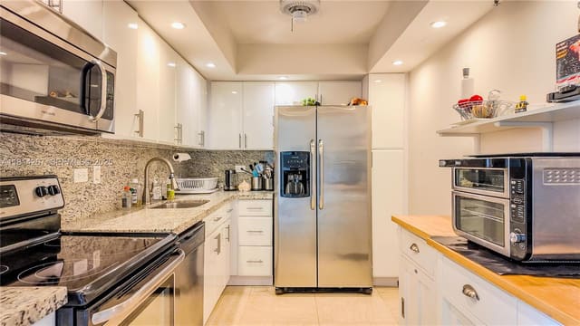 20355 NE 34th Court 325, Aventura, FL 33180