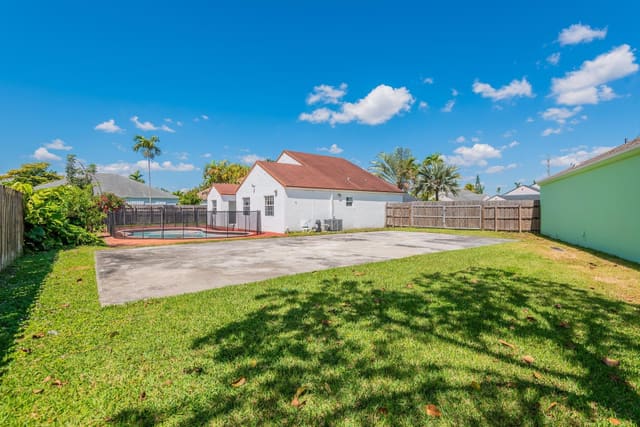 14450 SW 153, sold in American Homes, Miami, FL