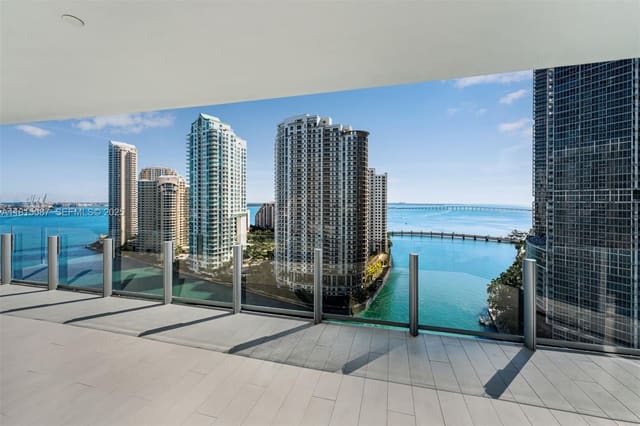 300 Biscayne Blvd Way 2002, sold in Dupont Plaza, Miami, FL