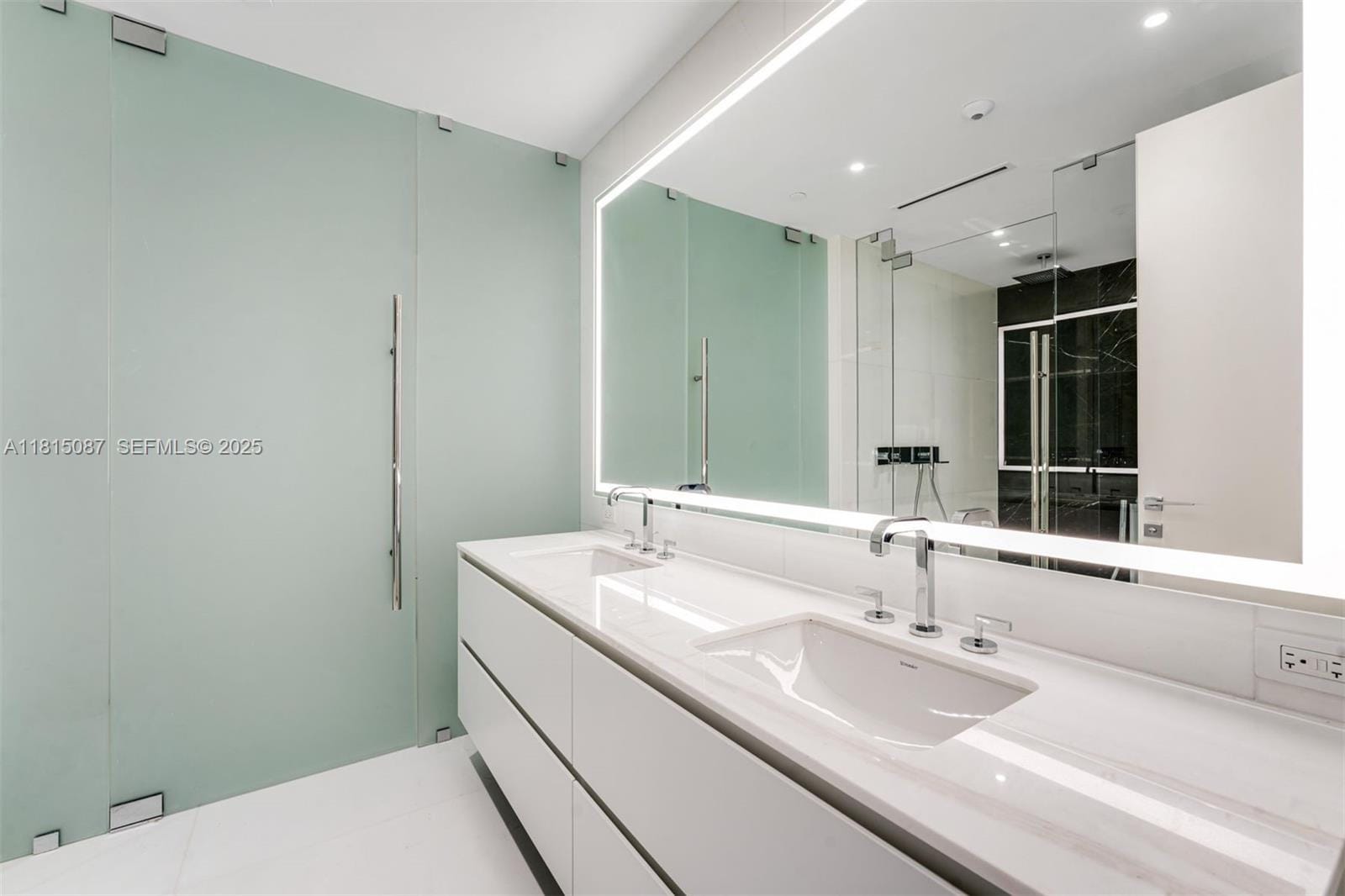 300 Biscayne Blvd Way 2002, Miami, FL 33131 photo 12