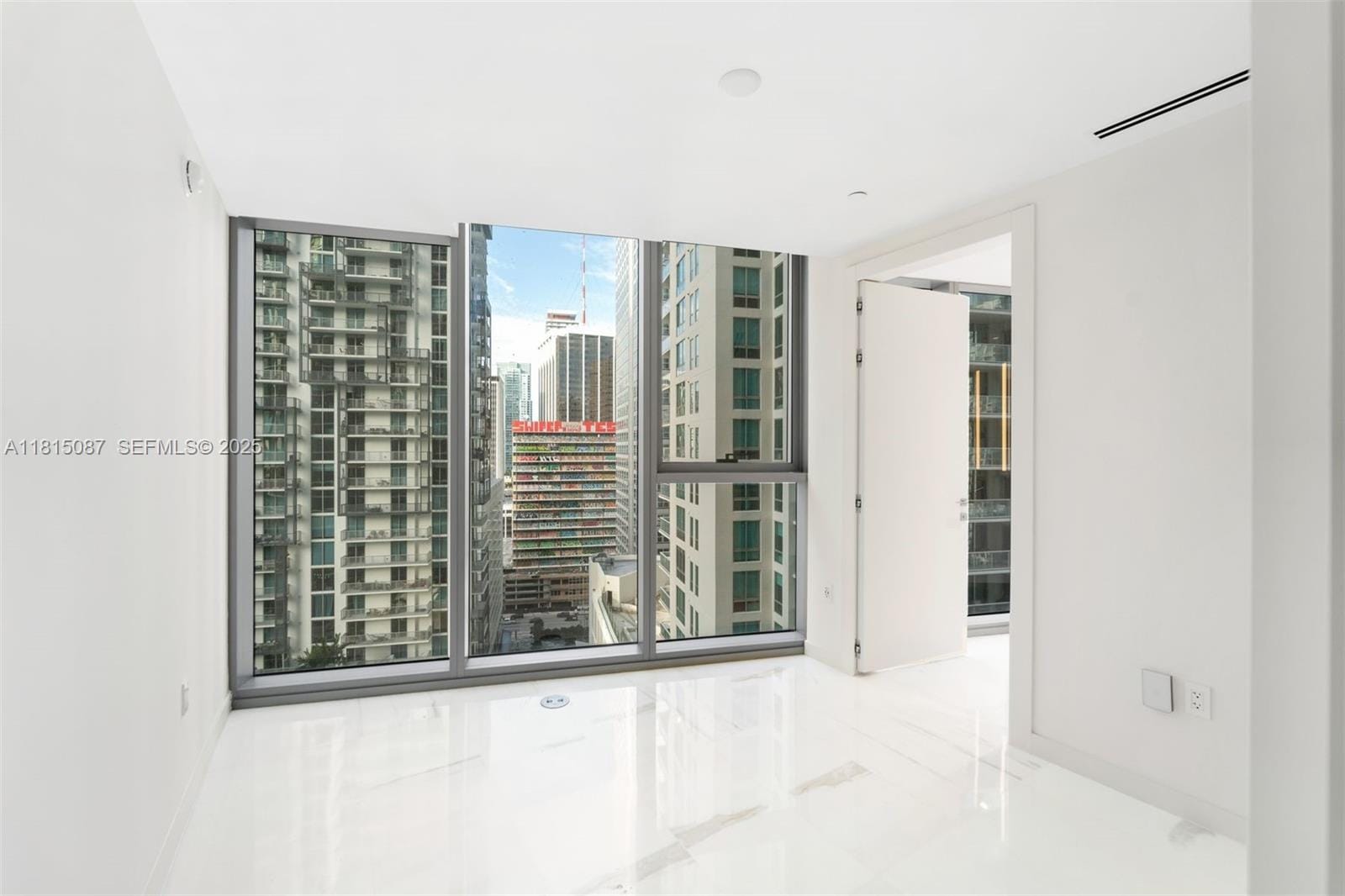 300 Biscayne Blvd Way 2002, Miami, FL 33131 photo 18