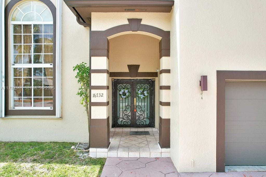 16732 NW 89th Place, Miami Lakes, FL 33018 photo 2