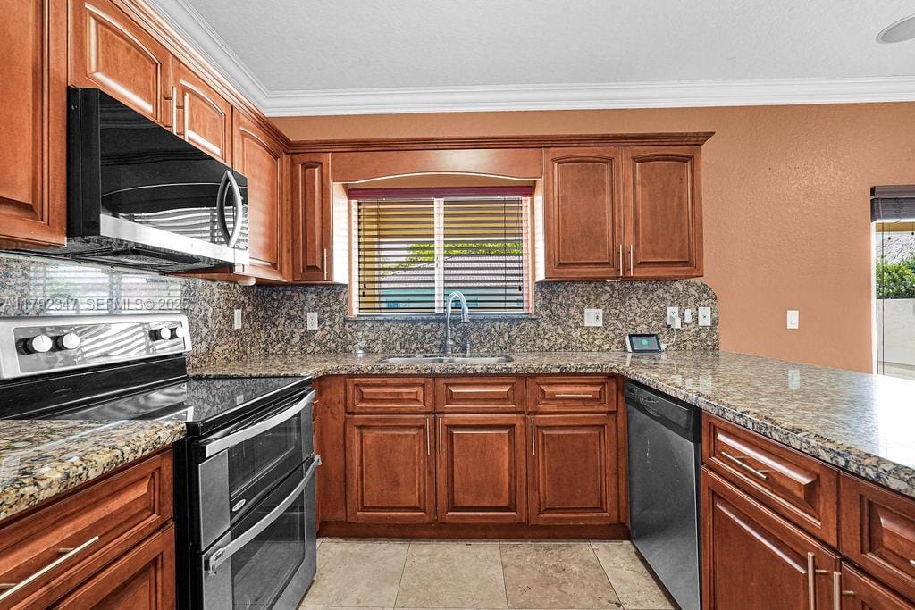 16732 NW 89th Place, Miami Lakes, FL 33018 photo 30