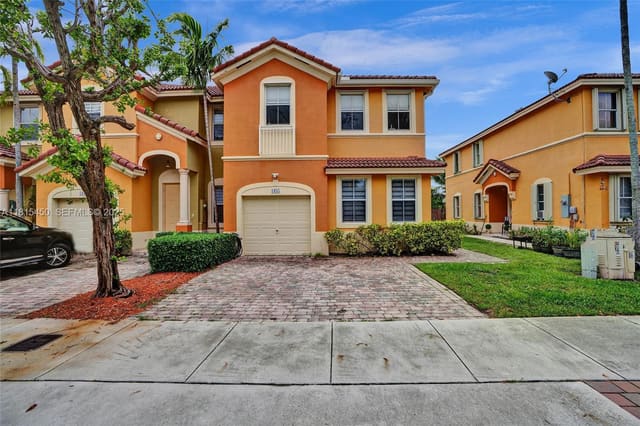 8495 SW 165th Place, Miami, FL 33193