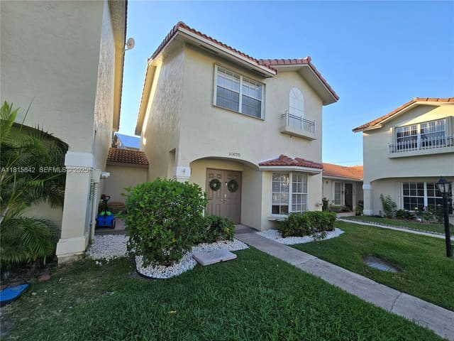 10875 NW 8th Street, Pembroke Pines, FL 33026