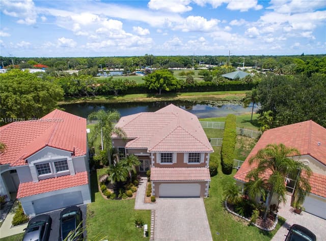 210 Somerset Way, sold in Sector 5 -, Weston, FL
