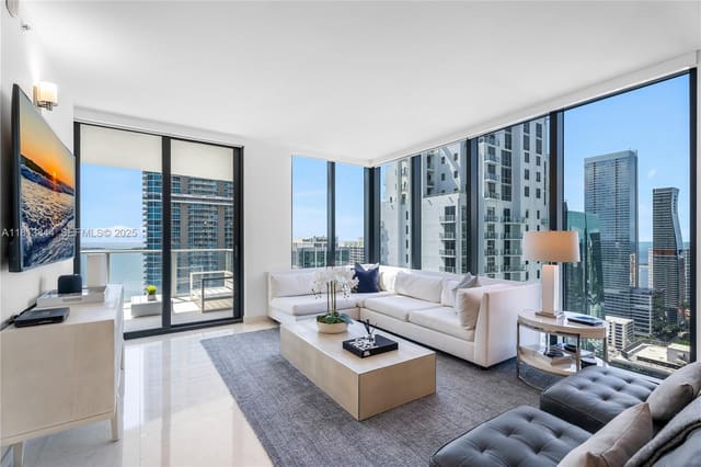 1010 Brickell Avenue 4105, Miami, FL 33131