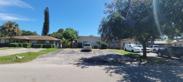 334 SW Avondale Drive 1-3, sold in Avondale, Palm Beach Gardens, FL