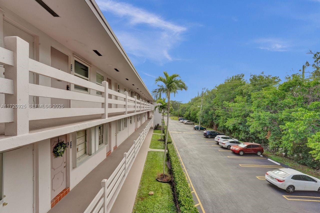 700 Layne Boulevard 315, Hallandale Beach, FL 33009 photo 2
