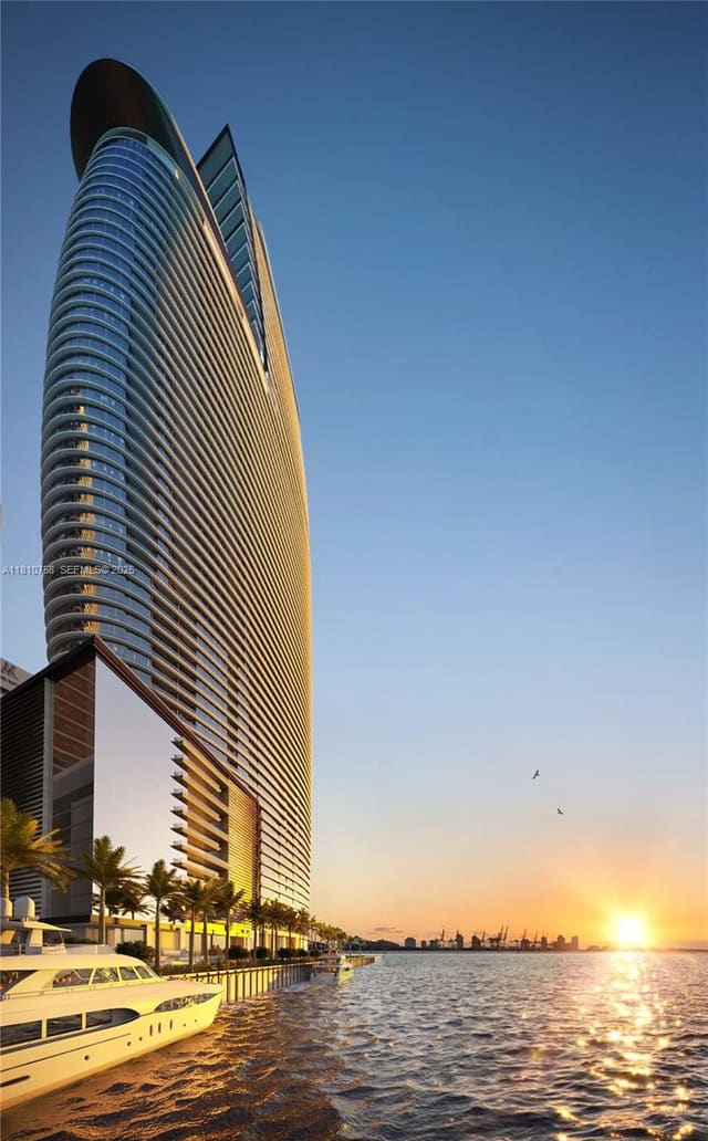 300 Biscayne Blvd Way 1805, Miami, FL 33131