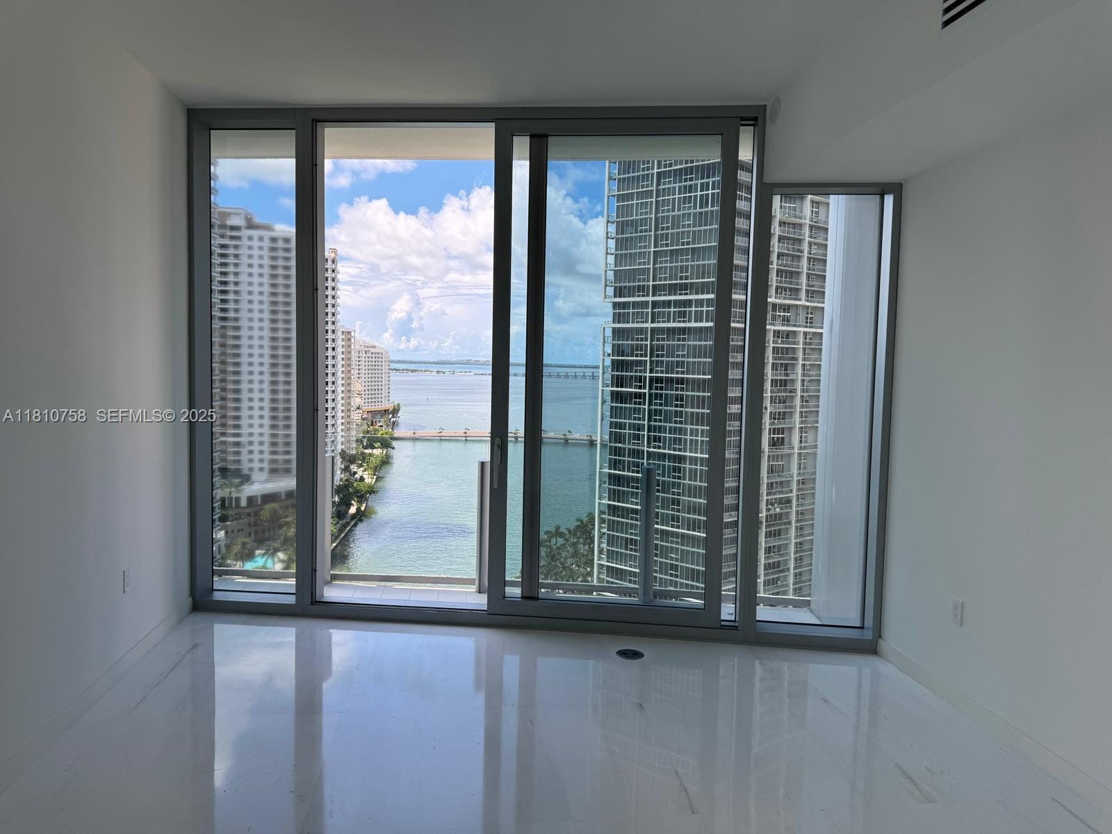 300 Biscayne Blvd Way 1805, Miami, FL 33131 photo 15