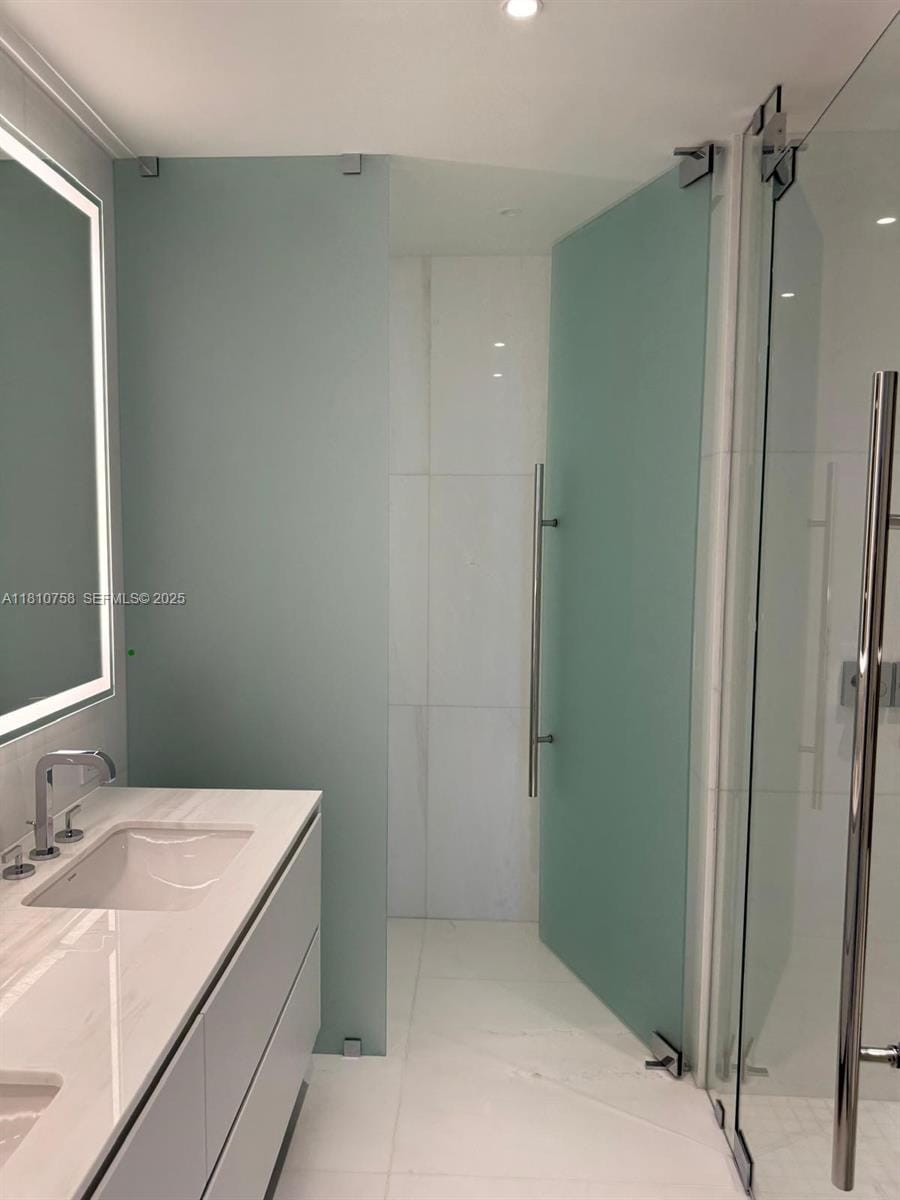 300 Biscayne Blvd Way 1805, Miami, FL 33131 photo 17