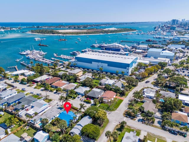 208 E 23rd Street, sold in Lakeview Park, Riviera Beach, FL