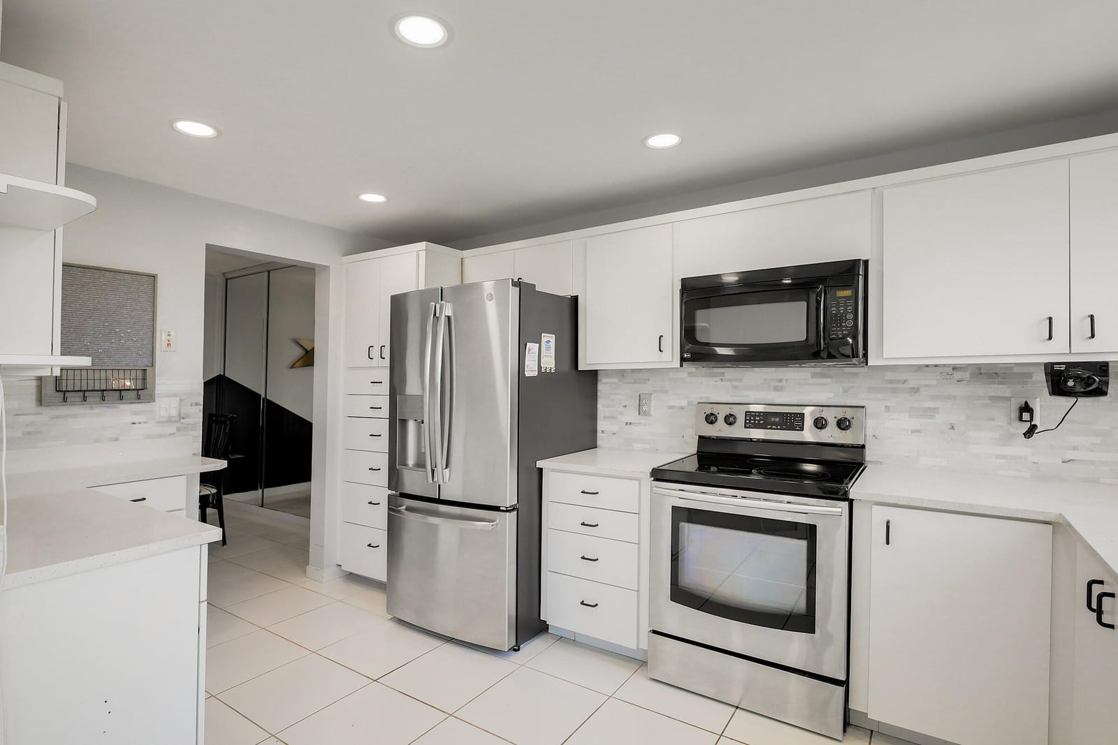 3836 Via Poinciana 506, Lake Worth, FL 33467 photo 3