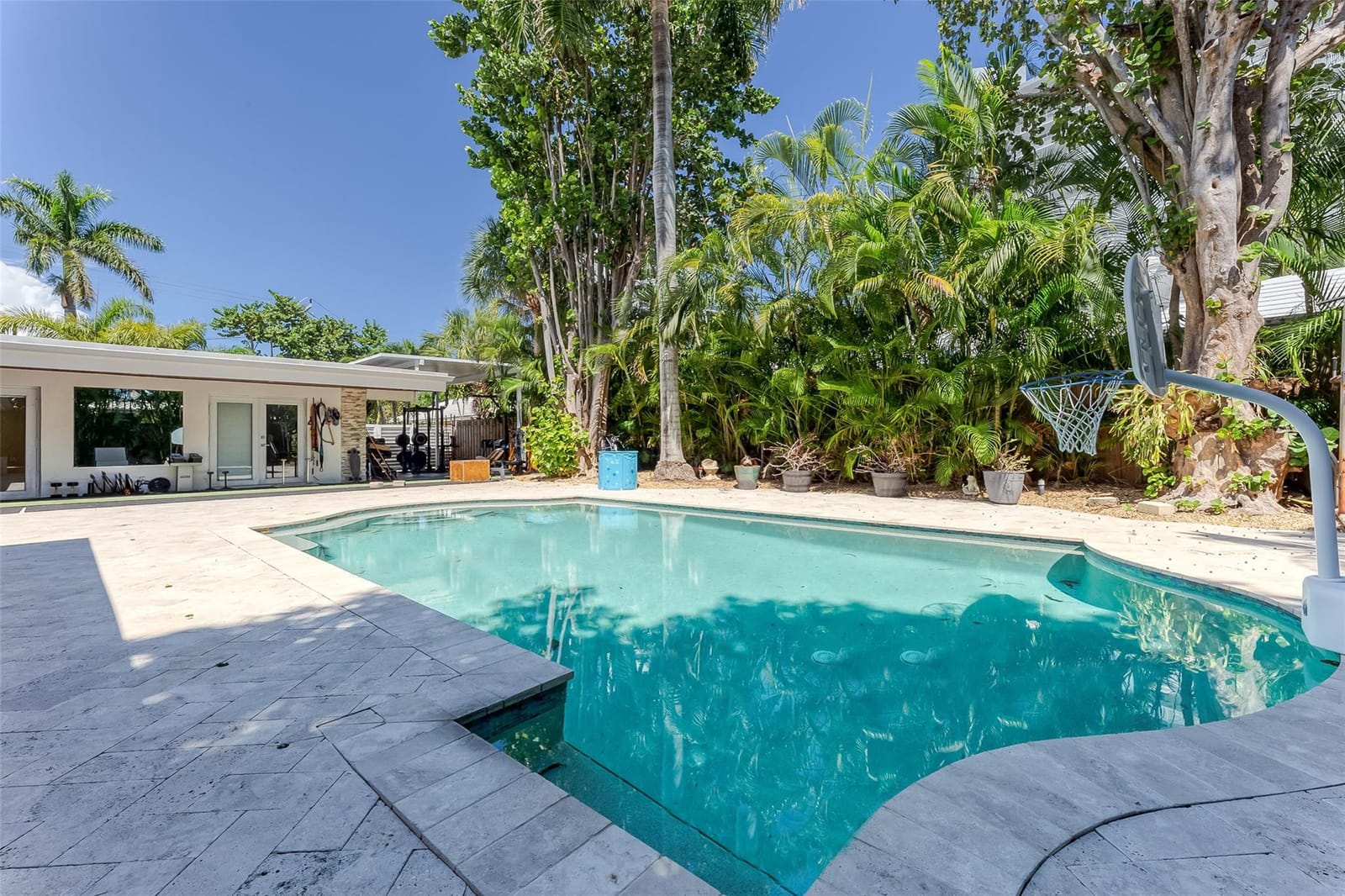 2642 Barbara Drive — photo 3