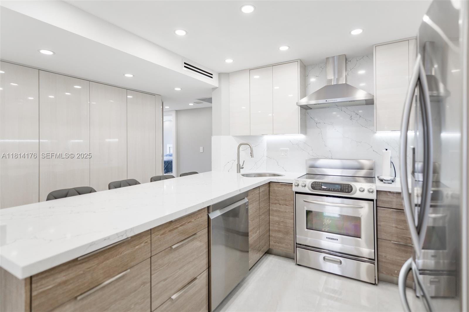 1985 S Ocean Drive 16Q, Hallandale Beach, FL 33009