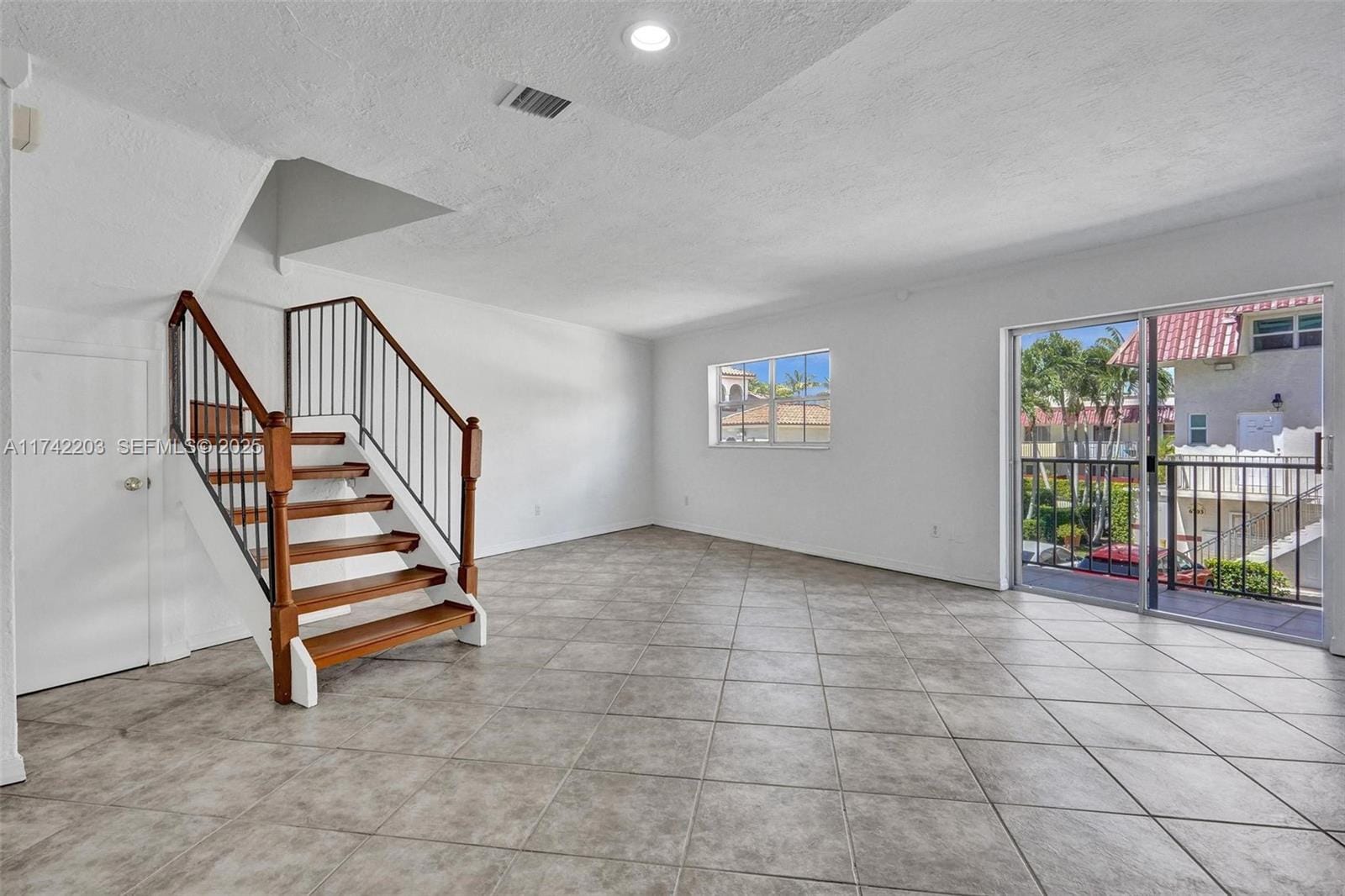 8650 SW 67th Avenue 1022 — photo 11