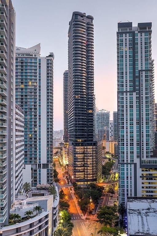 1000 Brickell Plaza 2705 — photo 2