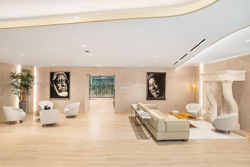 1000 Brickell Plaza 2705 — photo 3