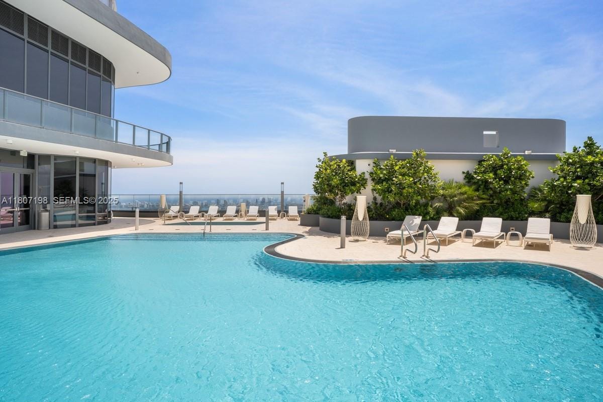 1000 Brickell Plaza 2705 — photo 8