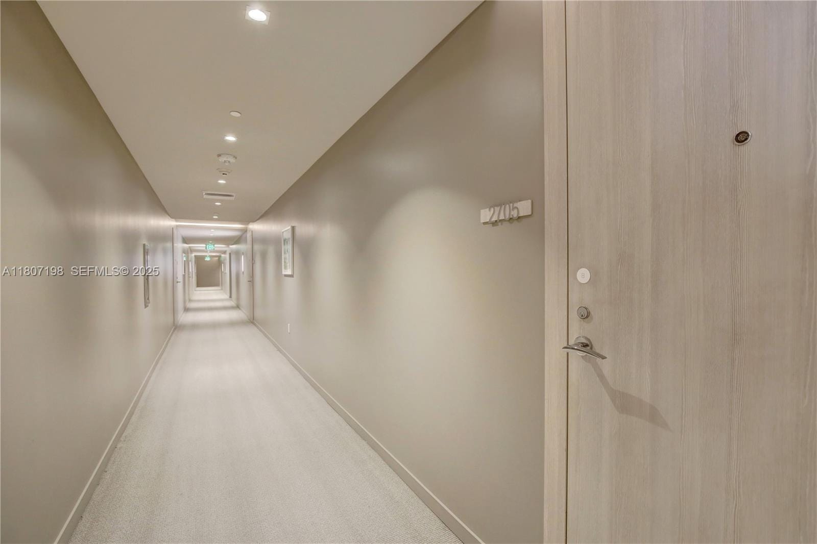 1000 Brickell Plaza 2705 — photo 9