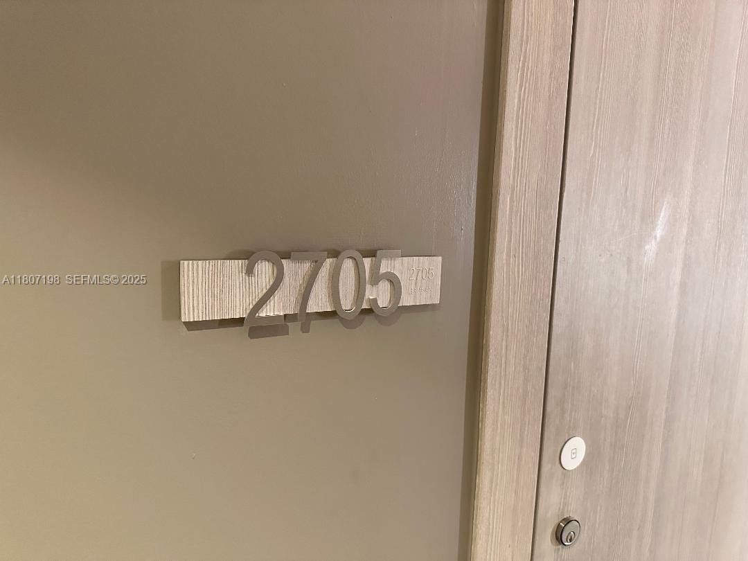 1000 Brickell Plaza 2705 — photo 10