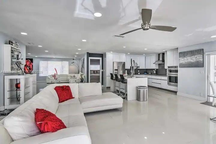 8031 W 14th Court, Hialeah, FL 33014 photo 2