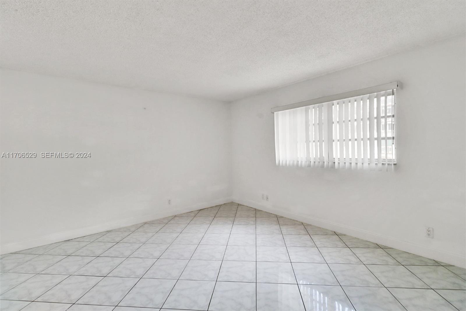 421 NE 14th Avenue 203, Hallandale Beach, FL 33009 photo 13