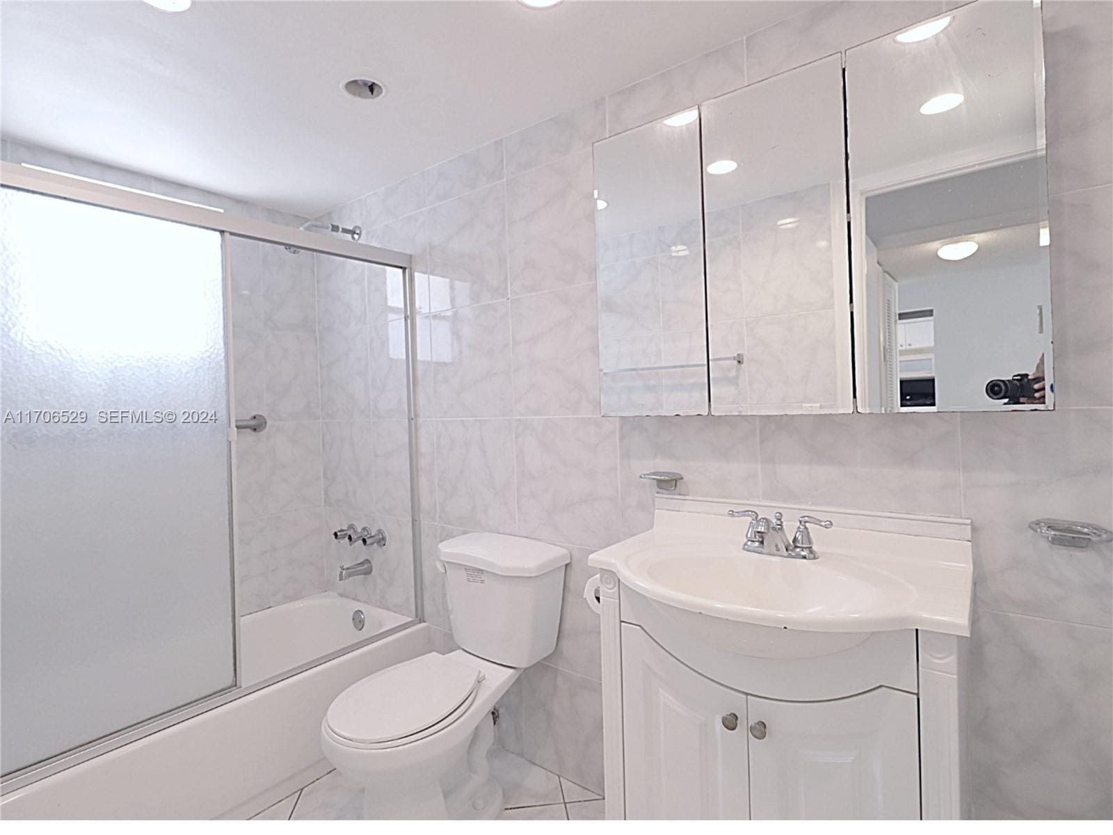 421 NE 14th Avenue 203, Hallandale Beach, FL 33009 photo 14