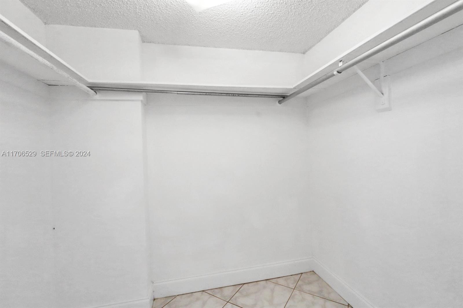 421 NE 14th Avenue 203, Hallandale Beach, FL 33009 photo 16