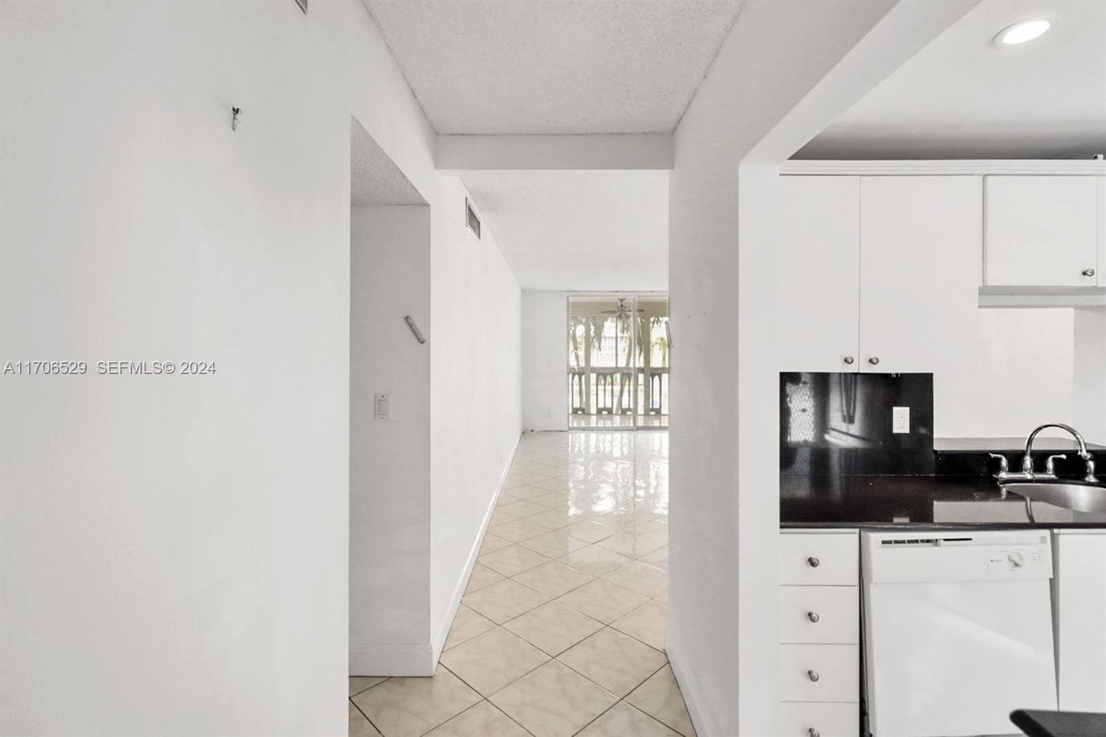 421 NE 14th Avenue 203, Hallandale Beach, FL 33009 photo 3