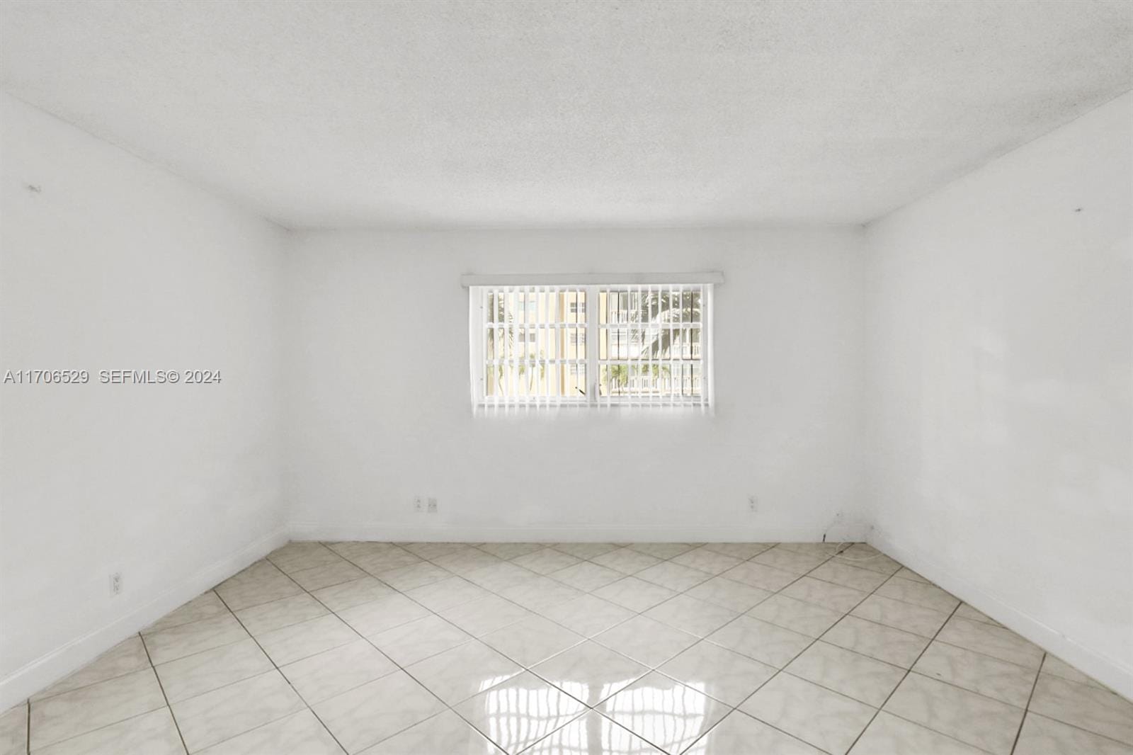 421 NE 14th Avenue 203, Hallandale Beach, FL 33009 photo 9