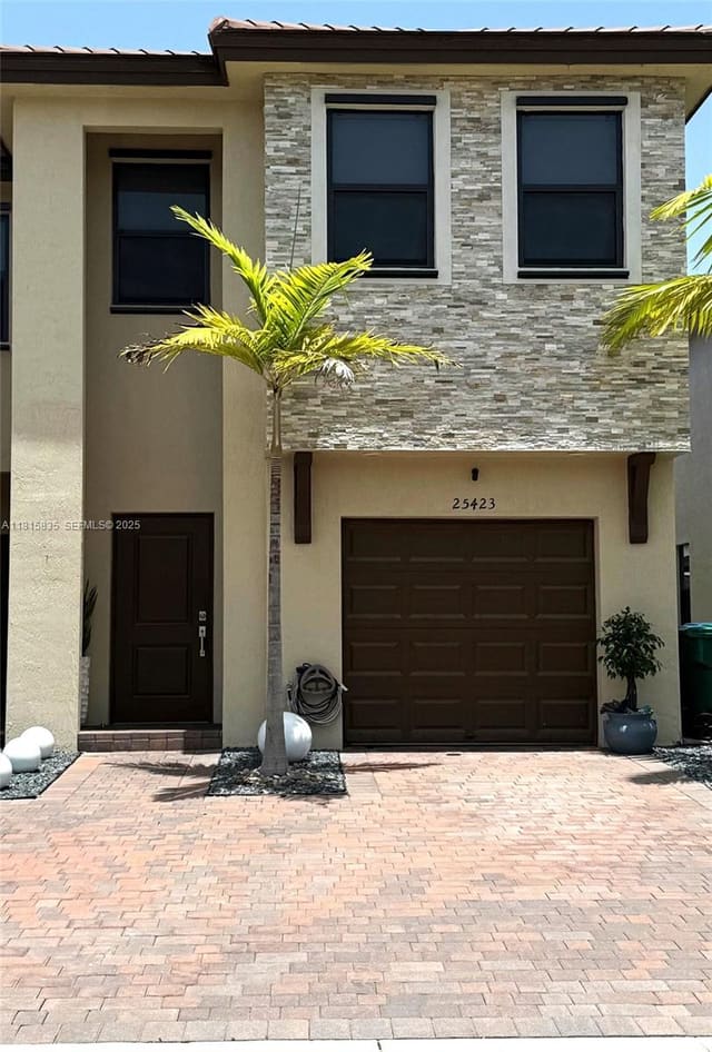 25423 SW 108th Court, Homestead, FL 33032