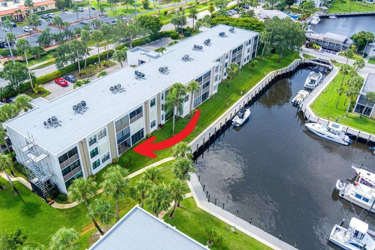 1950 SW Palm City Road 5109 — photo 5