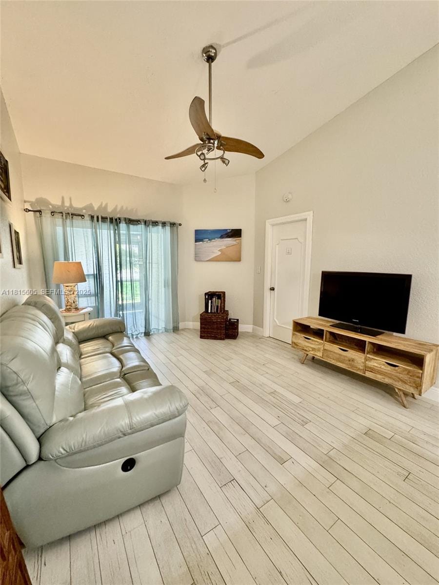 729 NW 47th Street, Deerfield Beach, FL 33064 photo 4