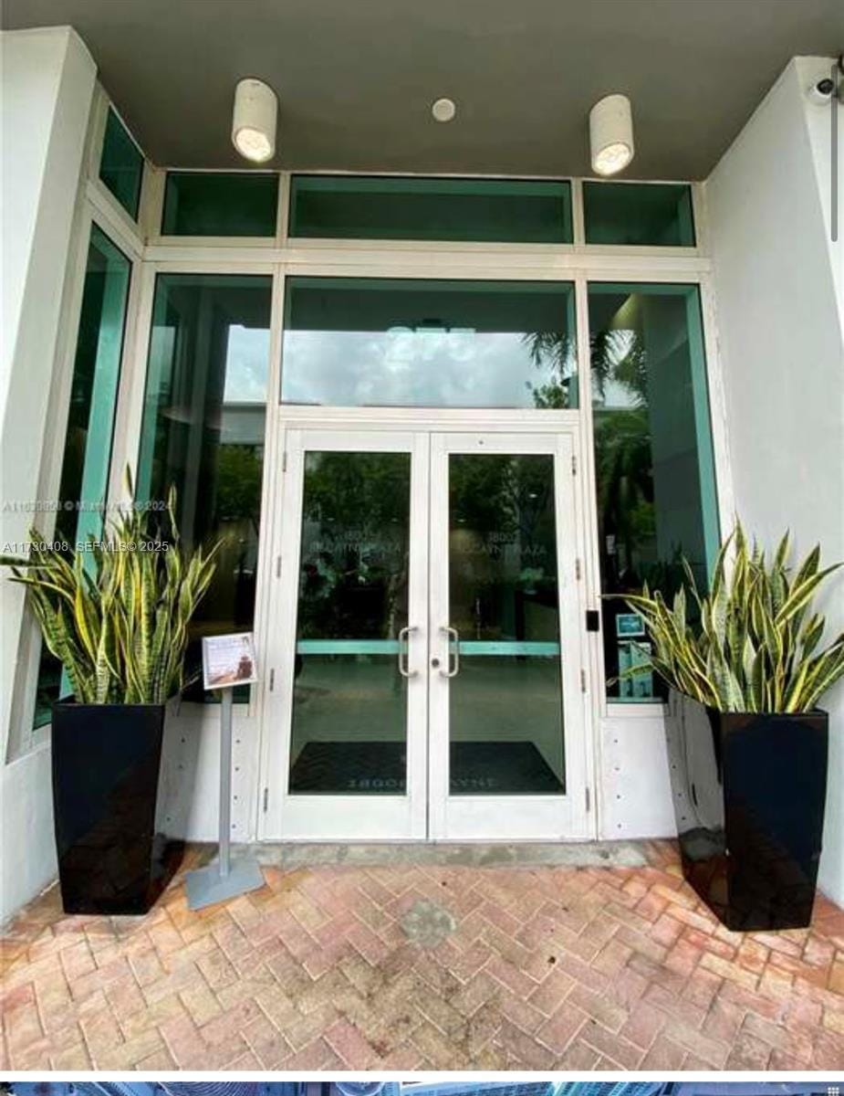 275 NE 18th Street 1503, Miami, FL 33132 photo 2