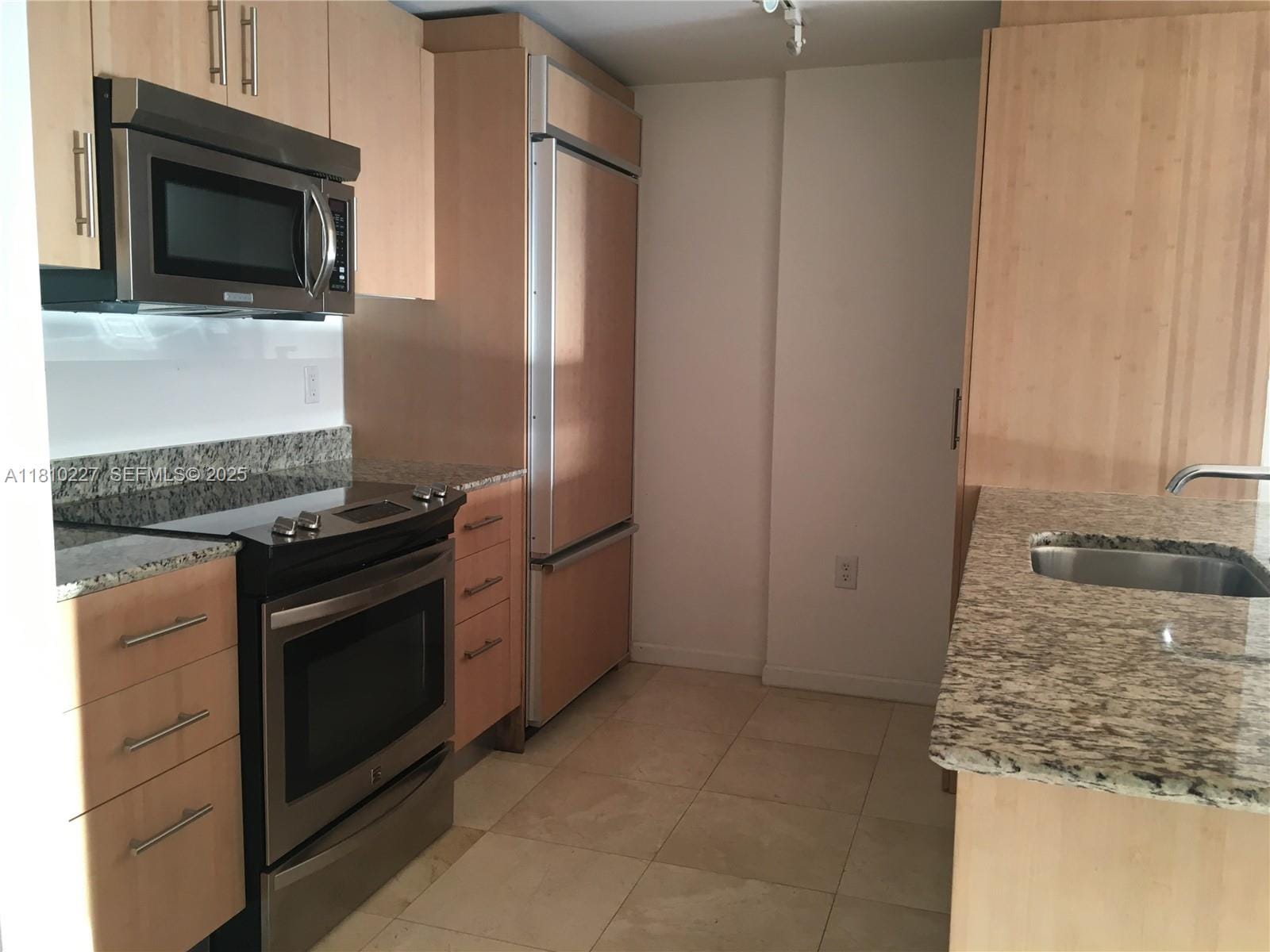 10275 Collins Avenue 628 — photo 6